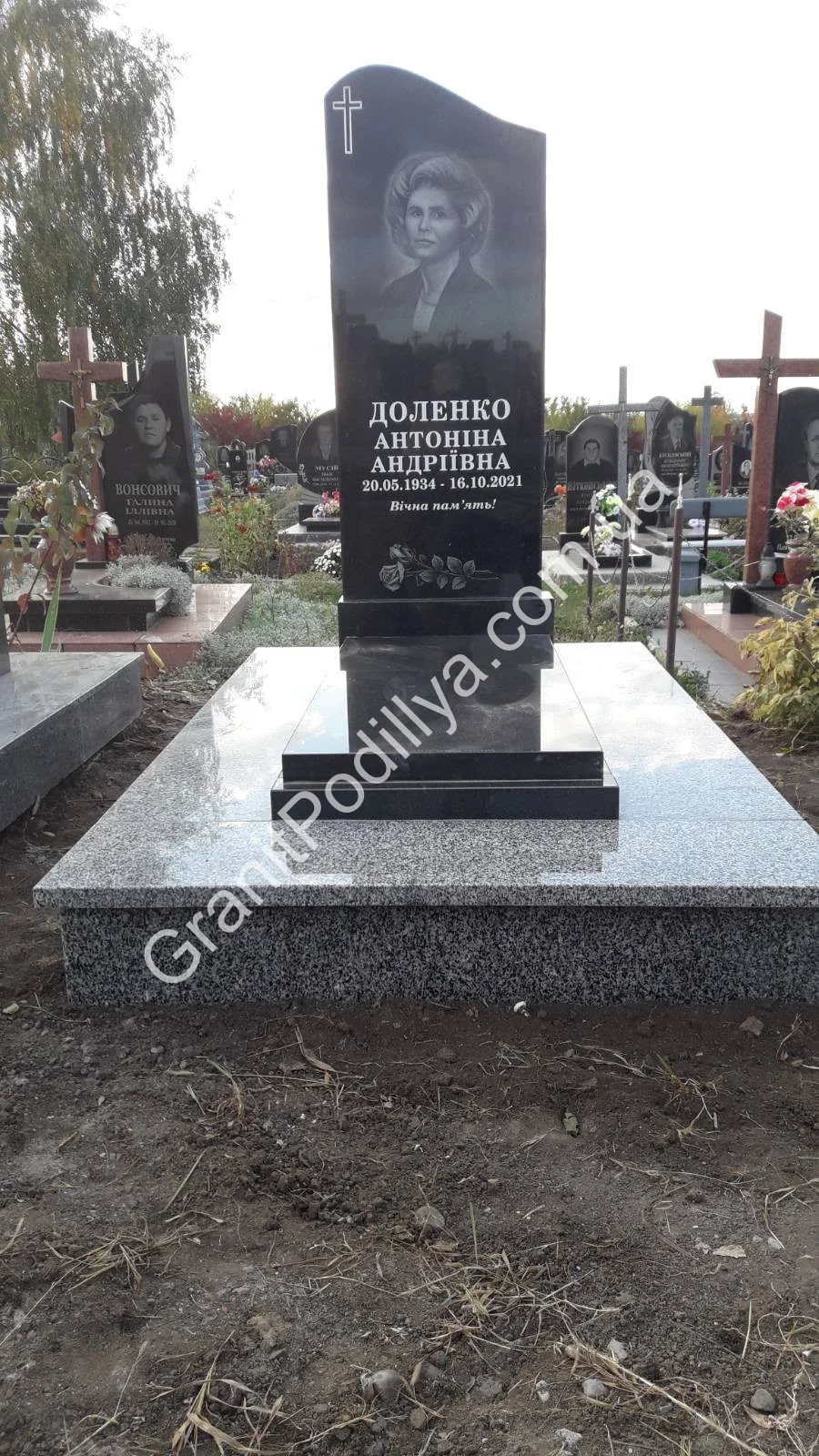 Подвійний пам'ятник з граніту - Кам'янець-Подільський | GranitPodillya